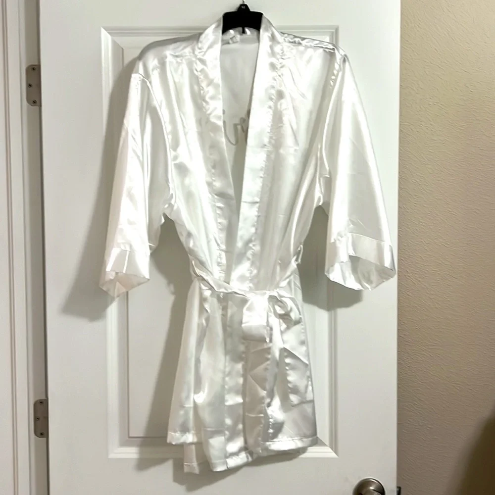 Bride Robe - Picture 2 of 2